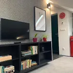 Cozy Friendly Place With Free Parking